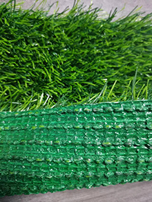 How to Choose the Right Artificial Grass Blade Shape and Color for Your Landscape